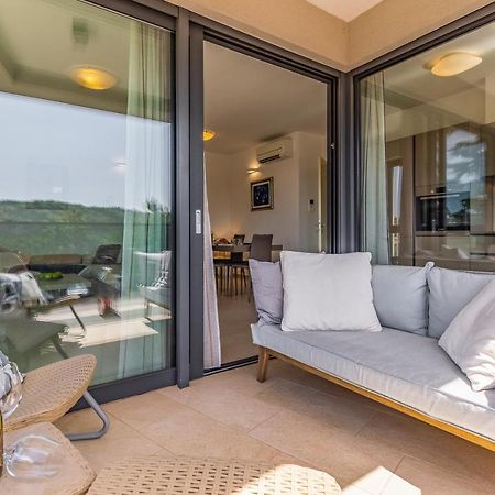 Paradiso Luxury Apartment, ロヴィニ エクステリア 写真